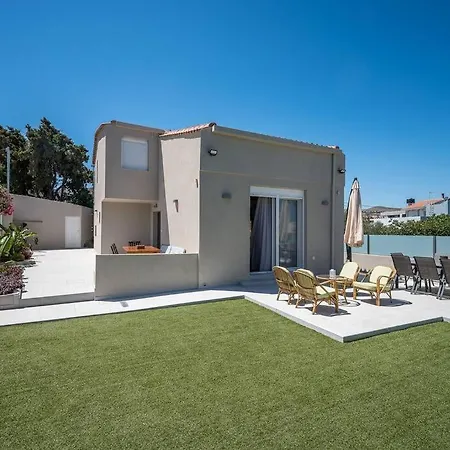 Villa Yoza